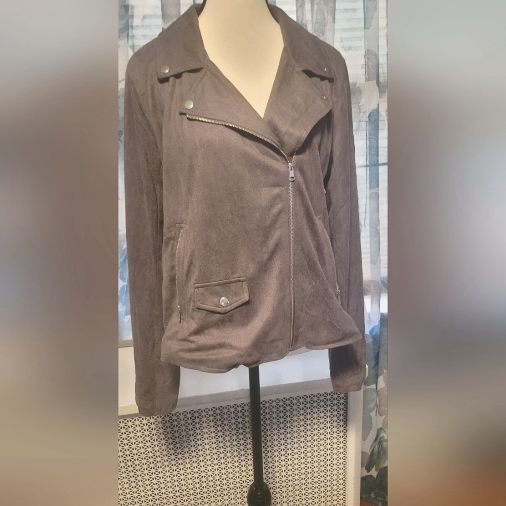 Women's Gray Suede Jacket - Picture 8 of 8